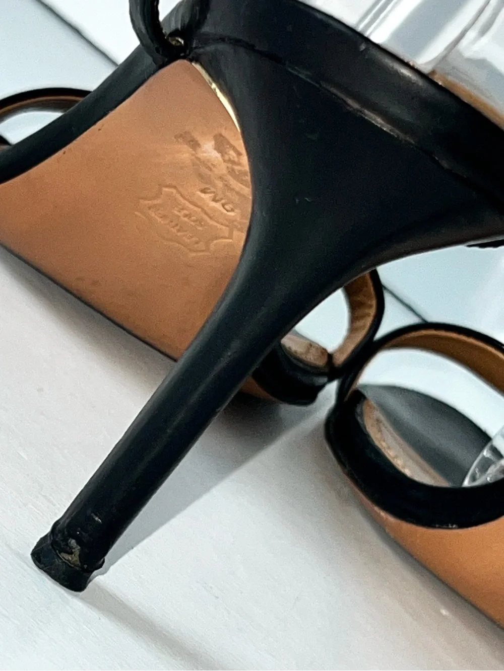 Tory Burch Elana black leather strappy heel sandal Sz 9
